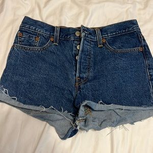 Levi’s Dark Denim Jean Short Sz. 26